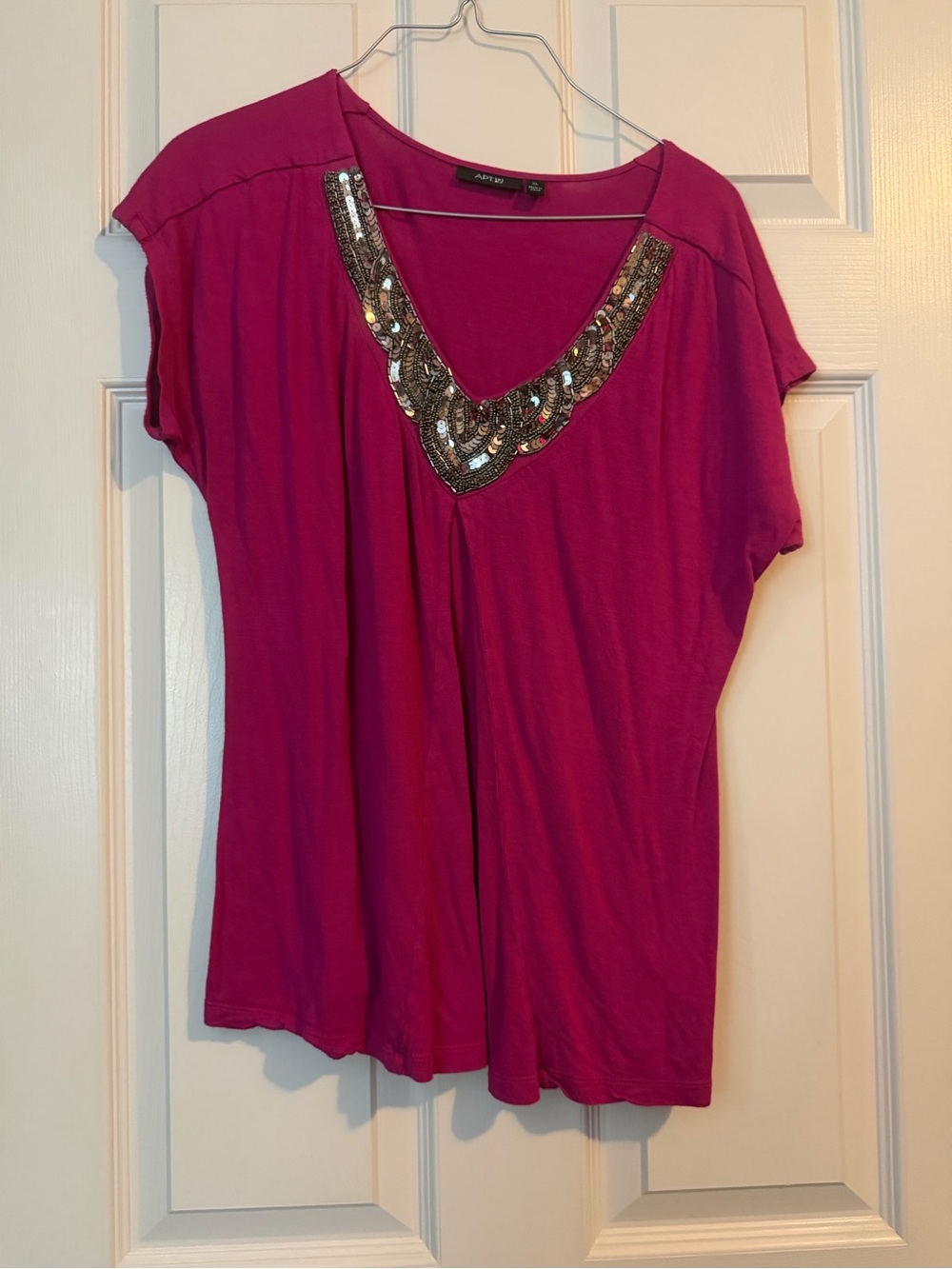Apt. 9 Magenta Sequin V-Neck Short Sleeve Top